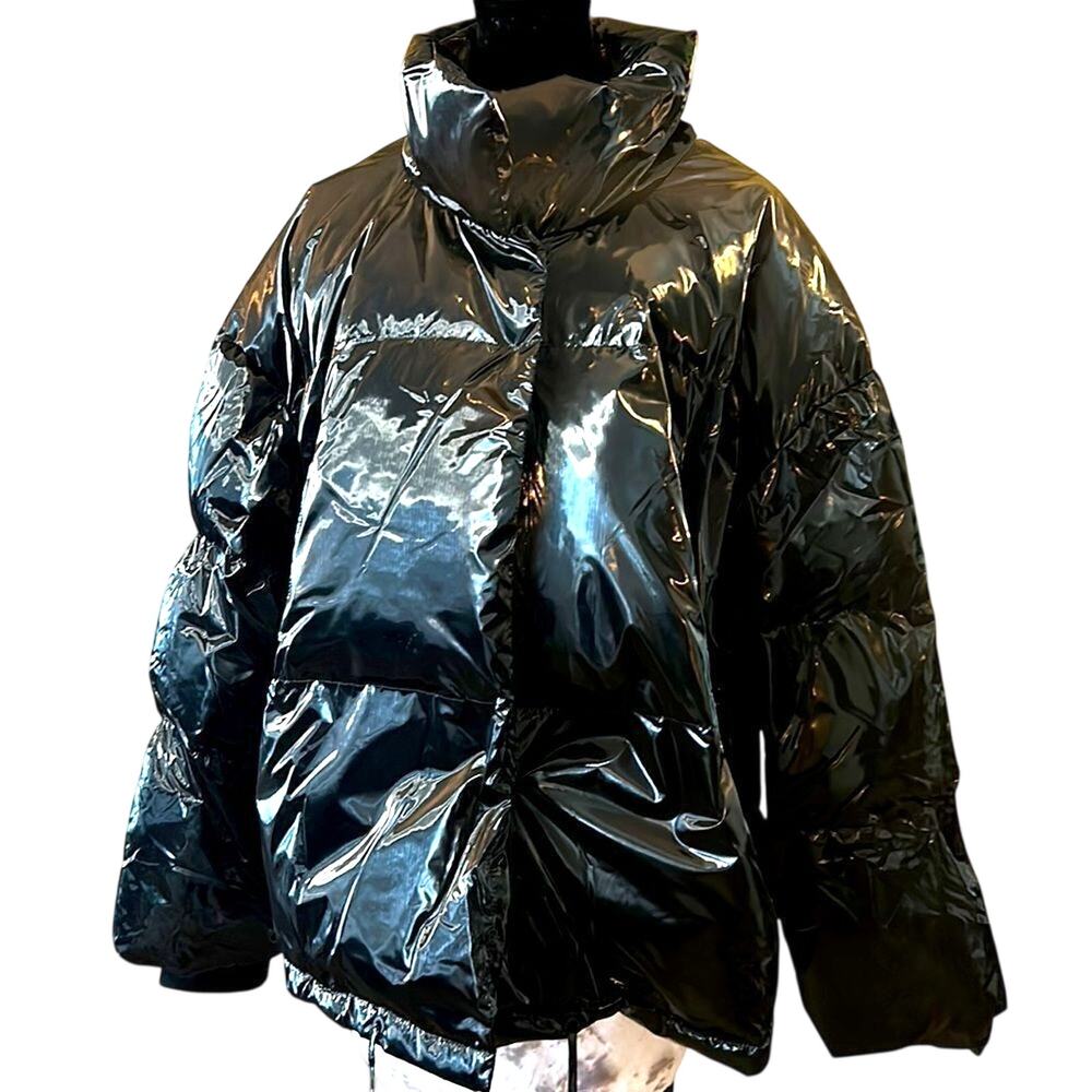 Rivir Cropped Puffer Jacket Size Medium NWOT Black Nylon
